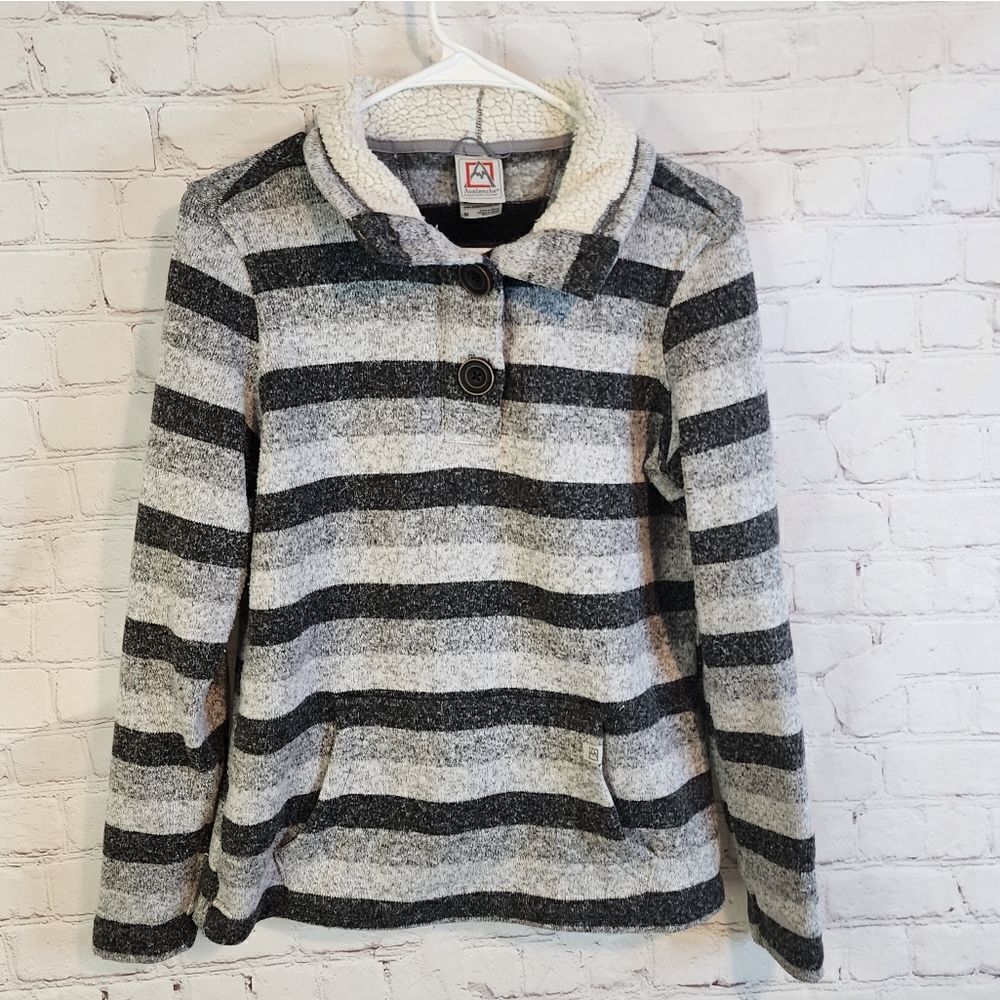 Men's Avalanche button-up sweater, size Medium